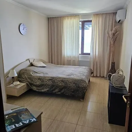 Stunning View * سفيتي فلاس